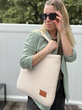 Load image into Gallery viewer, Māmā Teddy Tote Bag - Vanilla