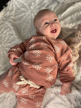 Load image into Gallery viewer, 2pc Crew and Shorts Set - Sunrays