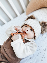 Load image into Gallery viewer, Silicone Star Teethers
